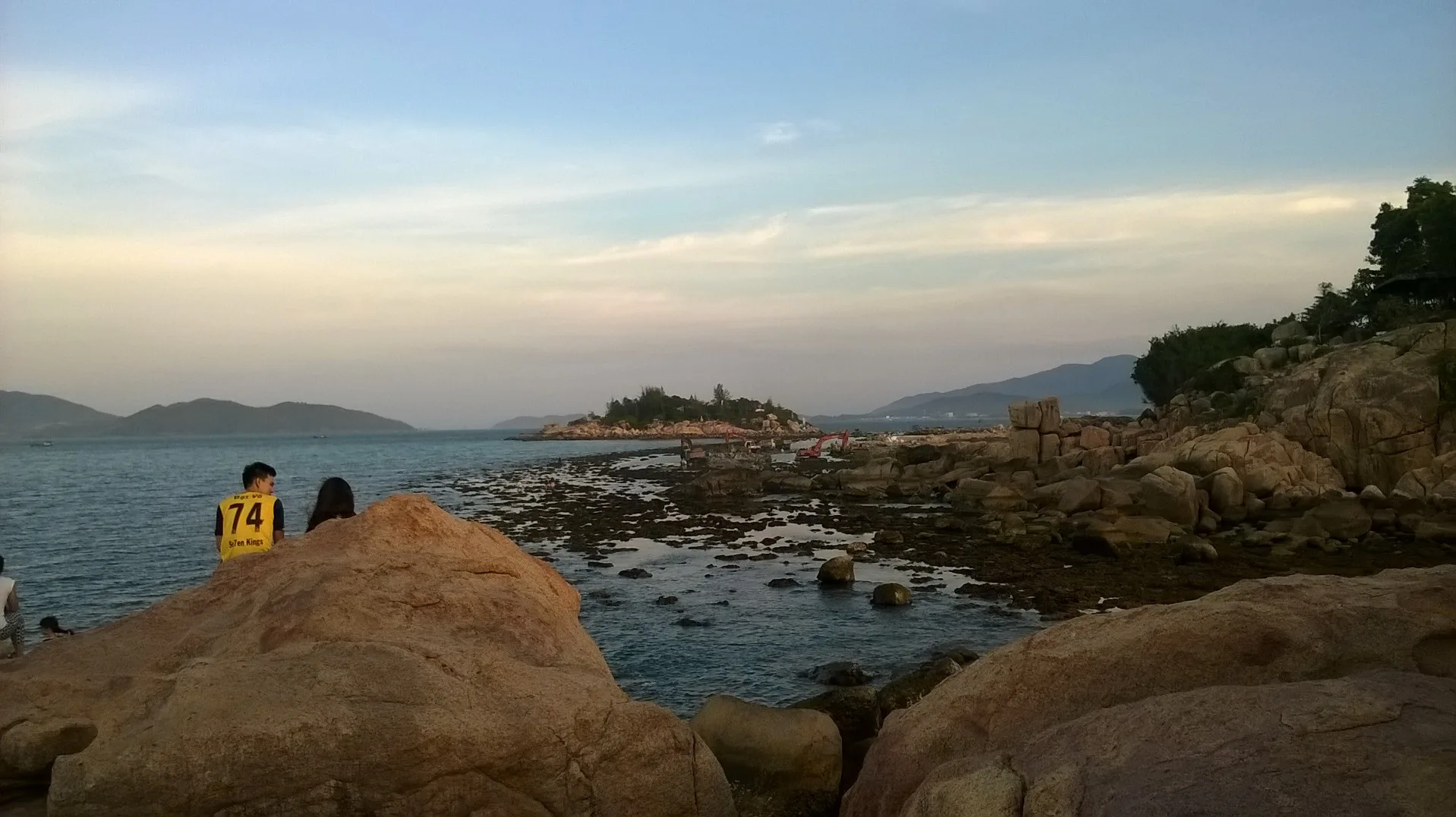 Một góc Nha Trang nhìn từ Hòn Chồng – 7