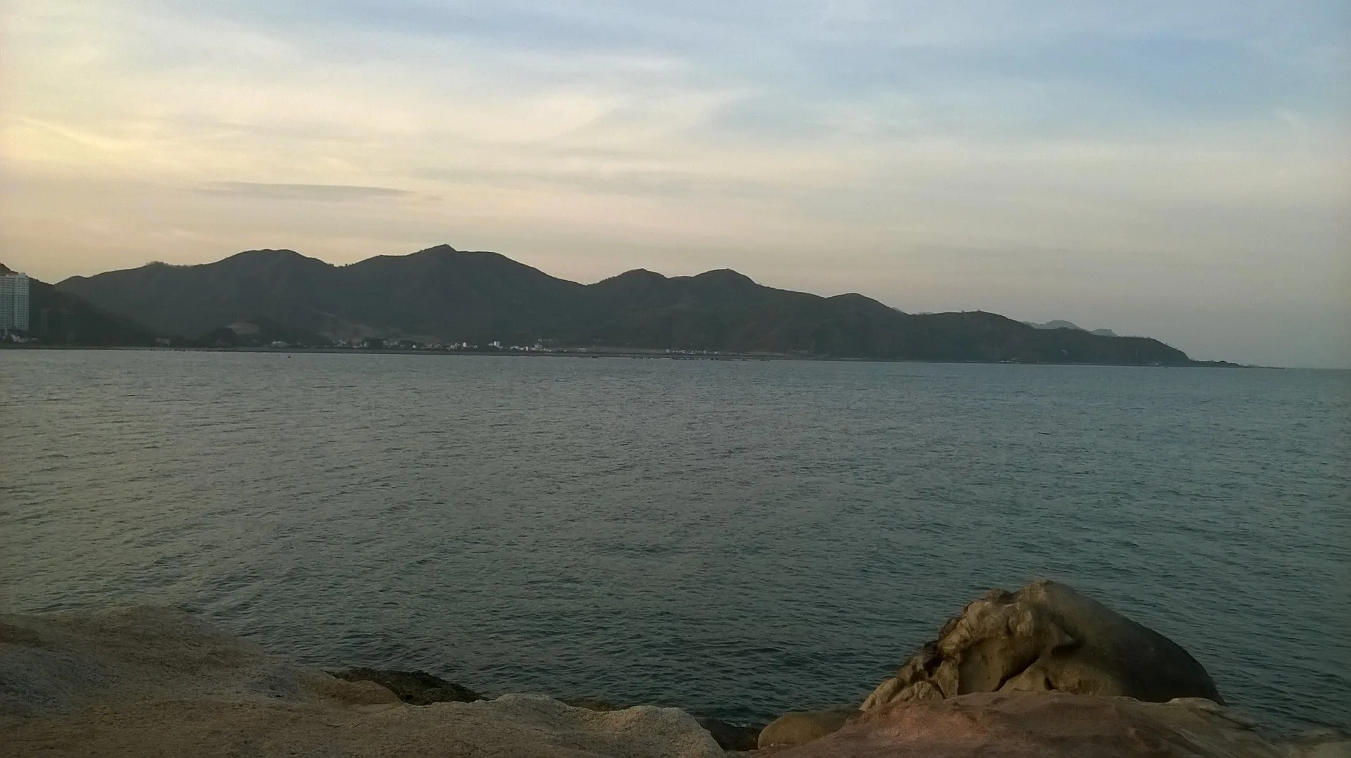 Một góc Nha Trang nhìn từ Hòn Chồng – 5